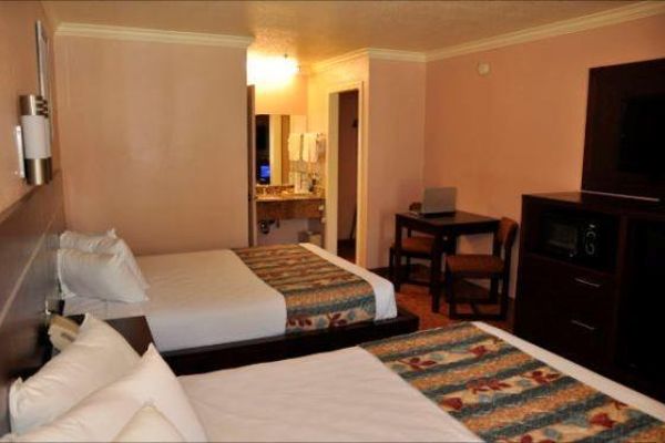 COUNTRY INN SONORA (Jamestown)
